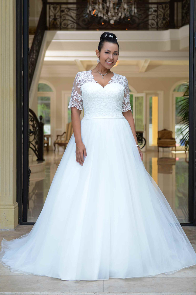  Plus  size  wedding  dresses  the bridal  boutiques to shop 