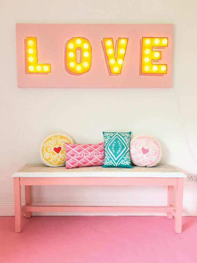 DIY marquee light for wedding